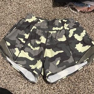 Lululemon hotty hot short 4”